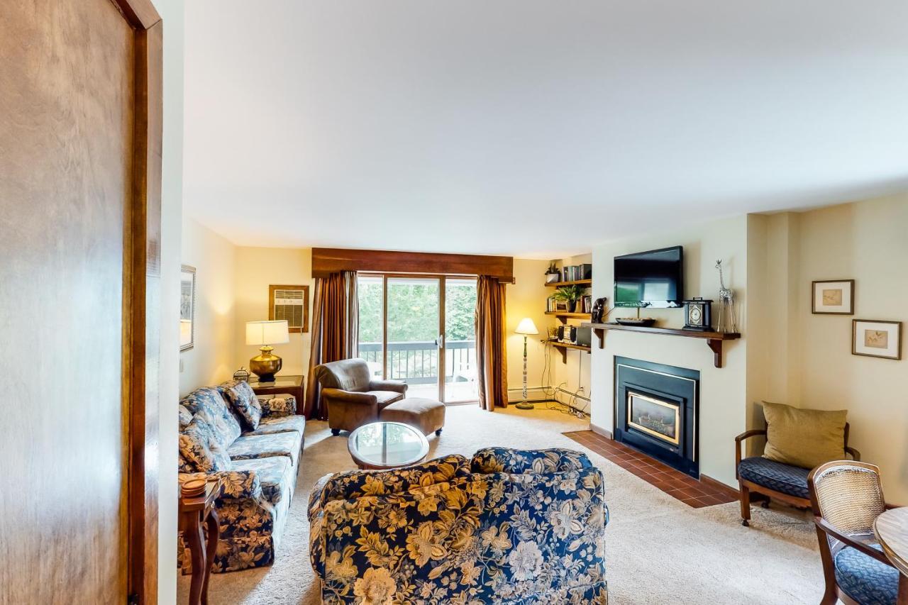 The Lodge #23 Stowe Fork Room photo