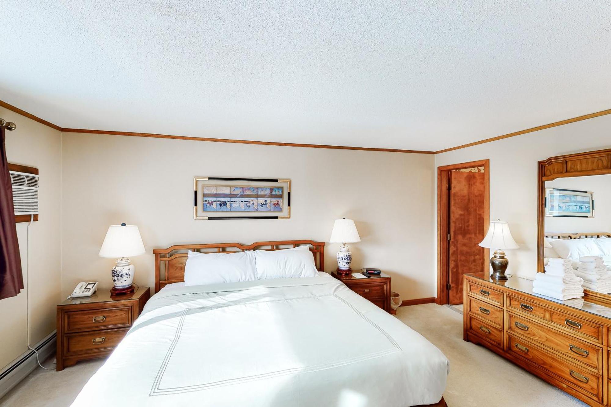 The Lodge #23 Stowe Fork Room photo